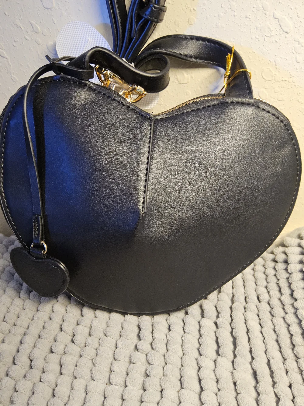 NWT bebe Black Heart Crossbody Bag - Picture 9 of 15